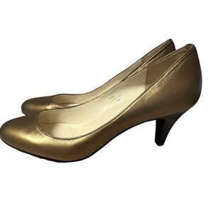 CALVIN KLEIN Paxter Gold Pumps, Size 7
